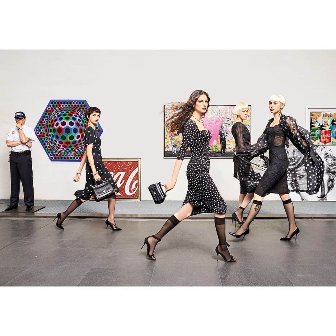 のインスタグラム：「Symbolic of luxury and timeless elegance, discover the new #DGWomen collection and the new #DGSicilyBag variations in precious leather. #DGFamily」