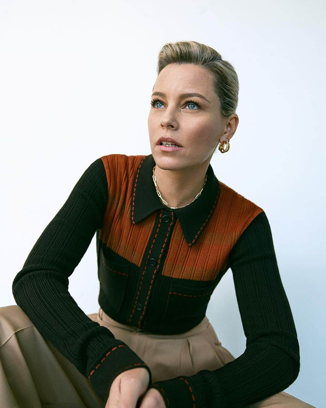 PORTER magazineさんのインスタグラム写真 - (PORTER magazineInstagram)「Modeling the season’s coolest ’70s style updates, actor, director and all-round incredible woman @ElizabethBanks tells all about rebooting #CharliesAngels and Hollywood's pay gap. Read the exclusive interview and see the shoot in full at the link in bio now.」11月28日 2時41分 - portermagazine