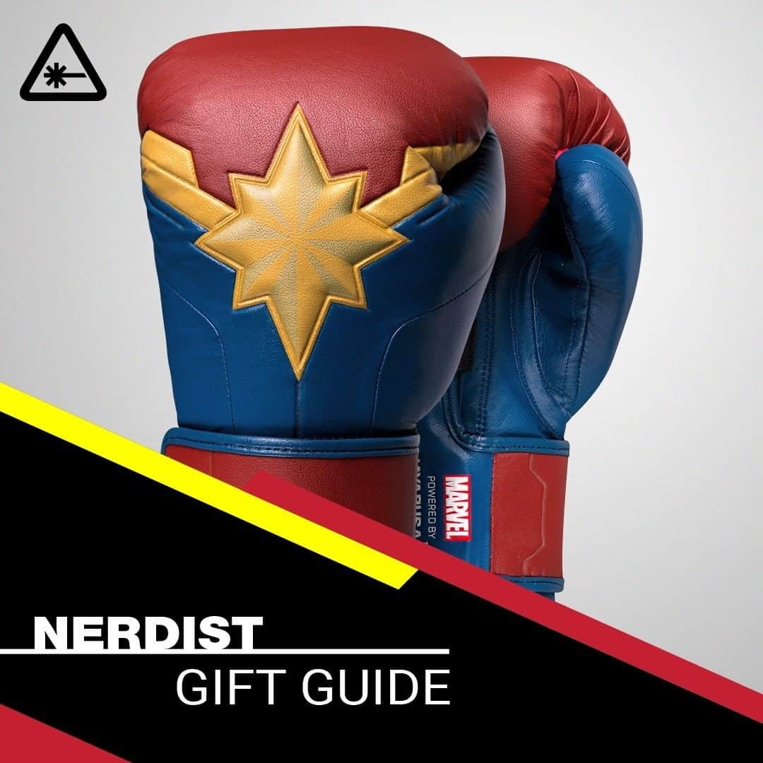 クリス・ハードウィックさんのインスタグラム写真 - (クリス・ハードウィックInstagram)「Kree, Skrull, or Human, these Captain Marvel boxing gloves pack quite a punch. Check them out at the link in our bio.  #captainmarvel #marvel  #boxing  #nerdistgiftguide」11月28日 3時28分 - nerdist