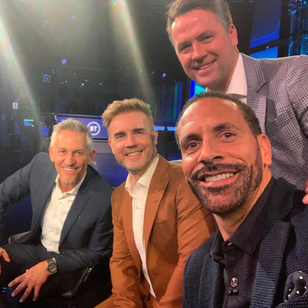 リオ・ファーディナンドさんのインスタグラム写真 - (リオ・ファーディナンドInstagram)「The Vocals in Rehearsal On Point Today.... look forward to sitting alongside @liverpoolfc fan & legend @officialgarybarlow this evening! 👀 #UCL #LFC #BackForGood」11月28日 3時33分 - rioferdy5