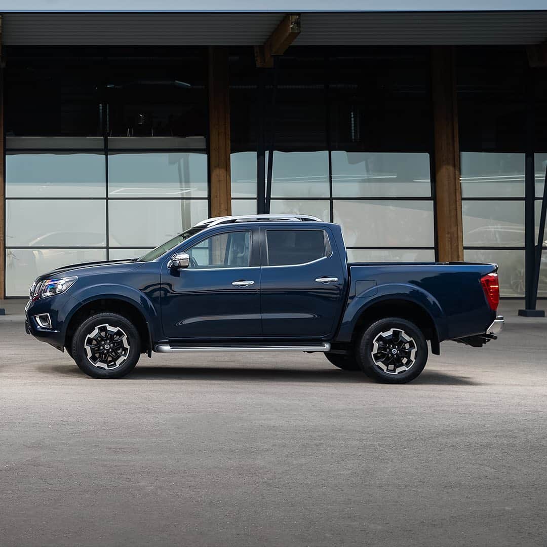 Nissanさんのインスタグラム写真 - (NissanInstagram)「Cheek to Cheek. #NissanNavara #Nissan #Navara」11月28日 3時41分 - nissan