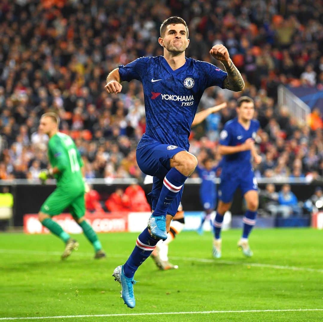 チェルシーFCさんのインスタグラム写真 - (チェルシーFCInstagram)「CAPTAIN AMERICA! 🇺🇸 @cmpulisic puts us in front... following a lengthy VAR check! 2-1. 😅 #UCL #CFC #Chelsea」11月28日 4時19分 - chelseafc