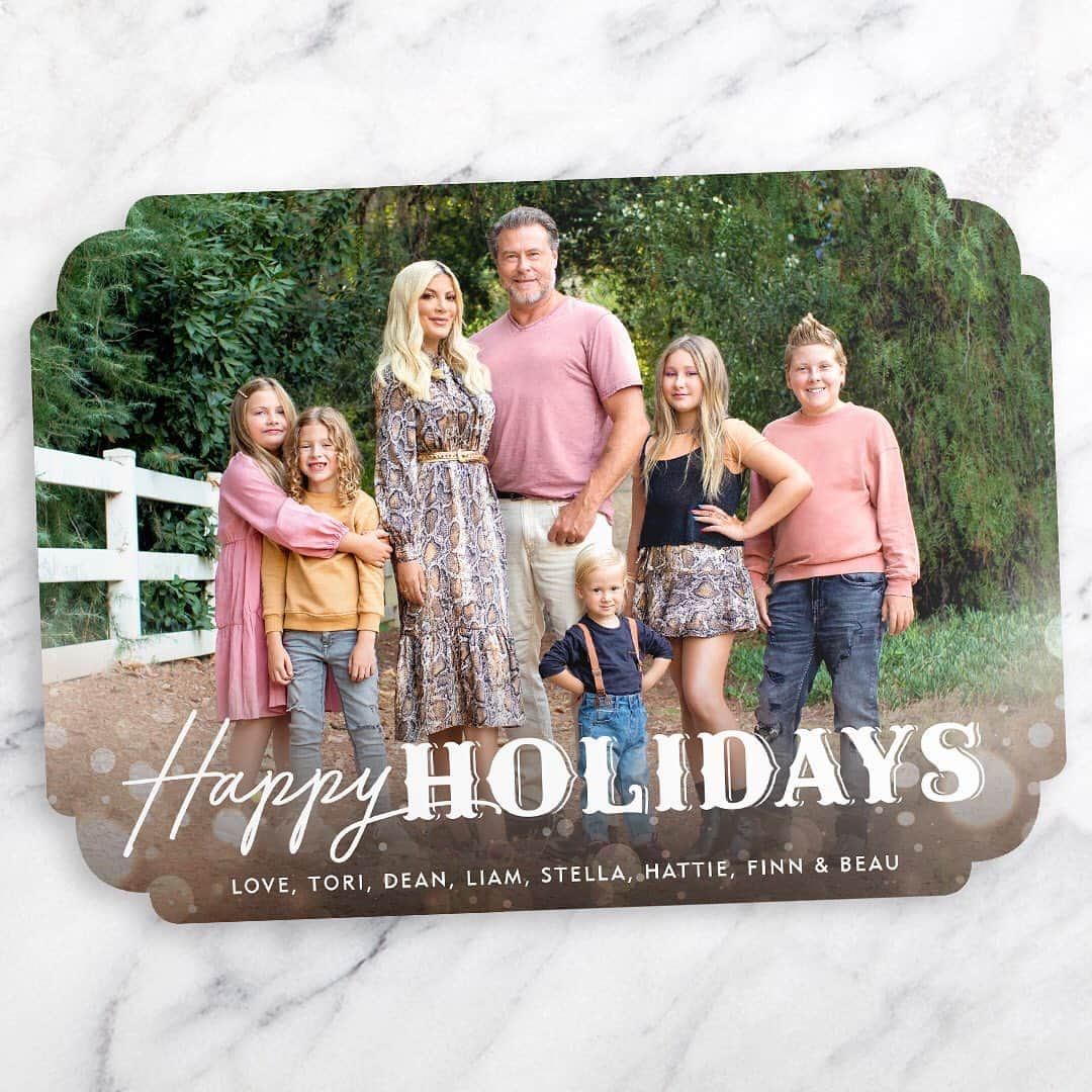 トリ・スペリングさんのインスタグラム写真 - (トリ・スペリングInstagram)「What can I say…Simply to Impress is the best! This year we’re sending out our most fab holiday card yet. SimplytoImpress.com makes it super easy with the cutest designs and fast turnaround. With the kiddos growing up so quickly, I’m thankful we can share these special moments together. Let the holidays begin! #bestholidaycardyet #ad #proudmama」11月28日 4時41分 - torispelling