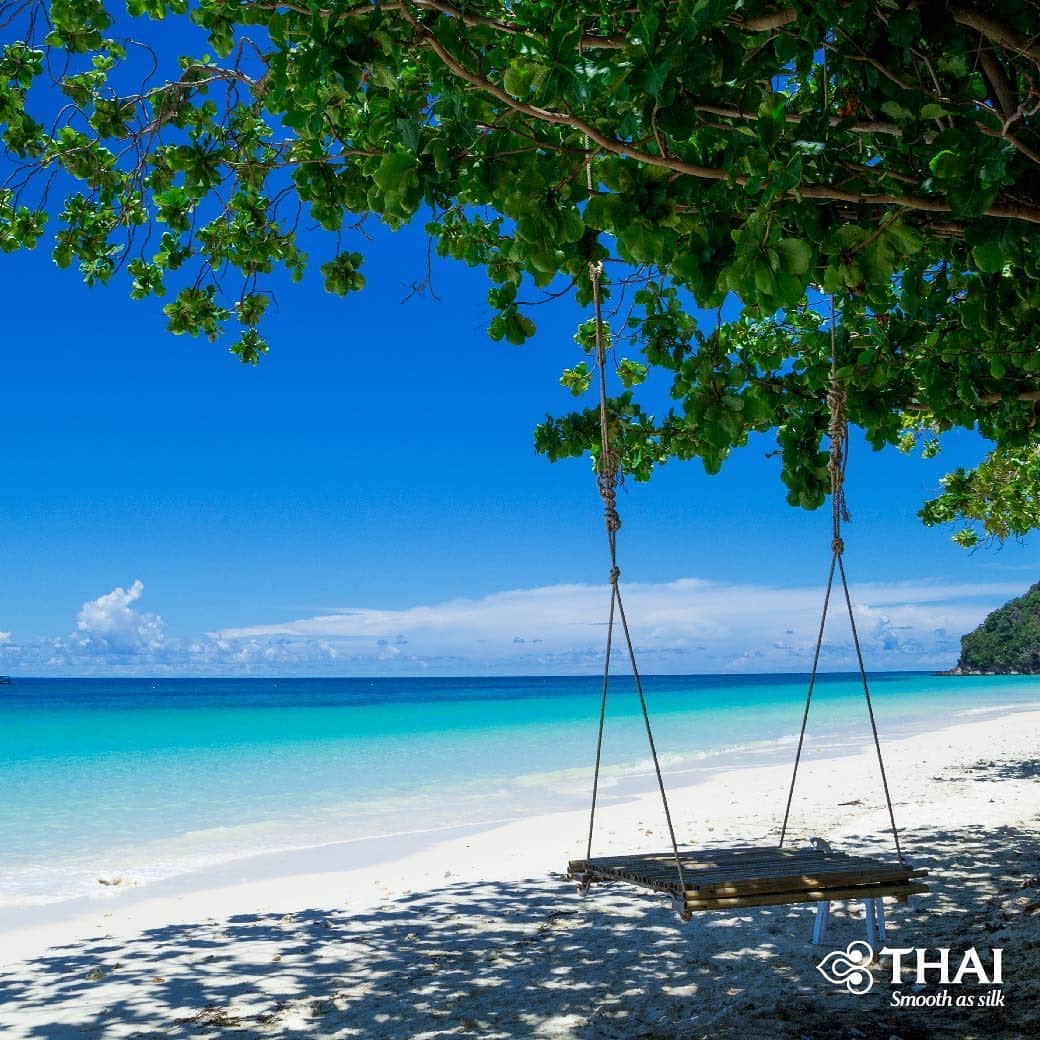 タイ航空さんのインスタグラム写真 - (タイ航空Instagram)「Mai Ton Island in Phuket, often nicknamed the “Maldives of Thailand”, is a small island approximately 9 kilometers off Phuket’s coast with a shape resembling a log of wood (“Mai Ton”) and an atmosphere so romantically tranquil that it becomes one of Thailand’s popular resort island. Book your ticket at thaiairways.com to fly THAI to Phuket and give yourself a peaceful seaside vacation on Mai Ton Island!  #ThaiAirways #MaiTonIsland #Island #Phuket #Thailand #AmazingThailand #FlyTHAItoThailand #FlyTHAItoPhuket」11月28日 4時49分 - thaiairways