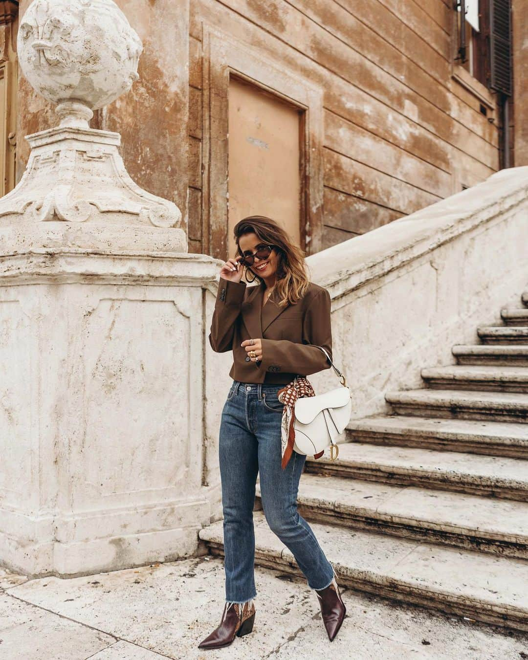 Collage Vintageさんのインスタグラム写真 - (Collage VintageInstagram)「A Spanish girl at the Spanish Steps 💃🏻 #rome」11月28日 5時10分 - collagevintage