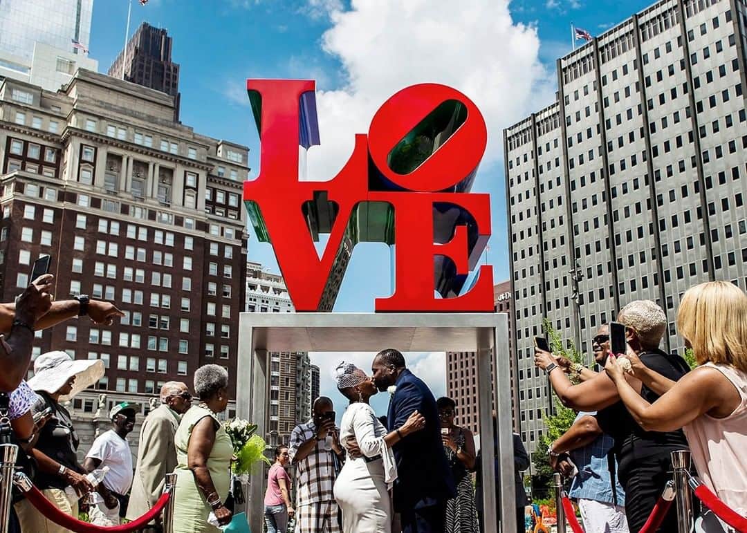National Geographic Travelさんのインスタグラム写真 - (National Geographic TravelInstagram)「Photo by @dina_litovsky | Each month 12 lucky couples can reserve a time slot on Wedding Wednesdays and get married in a 30-minute ceremony in front of Philly’s iconic “Love” sculpture. National Geographic recently named Philadelphia as one of the best destinations for 2020. I photographed a feature on the vibrant city for National Geographic Traveler’s December/January issue, with a story by Johnna Rizzo. For more images, follow me @dina_litovsky.」11月28日 5時11分 - natgeotravel