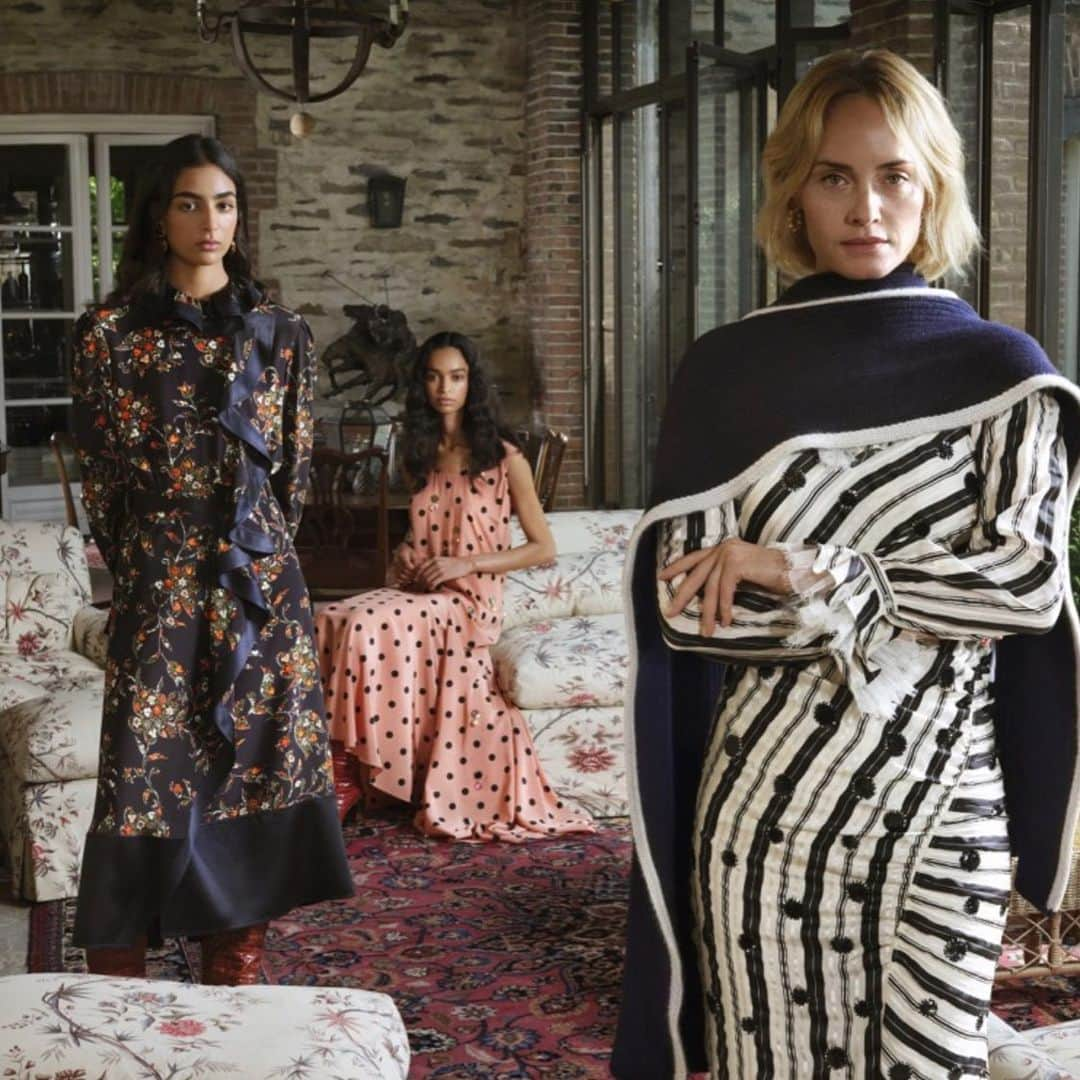 アンバー・ヴァレッタさんのインスタグラム写真 - (アンバー・ヴァレッタInstagram)「#toryburchholiday19 @toryburch what a wonderful time spent working with amazing women! Photo by the super talented #tinabarney」11月28日 5時28分 - ambervalletta