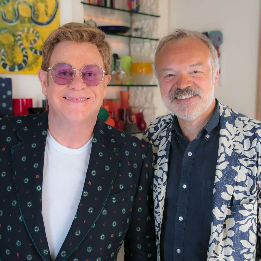 エルトン・ジョンさんのインスタグラム写真 - (エルトン・ジョンInstagram)「My world exclusive interview with Graham Norton airs tomorrow on @BBCOne. Watch me discuss it all – my life, my career, my truth - in #EltonUncensored at 9pm. #EltonJohnBook」11月28日 5時35分 - eltonjohn