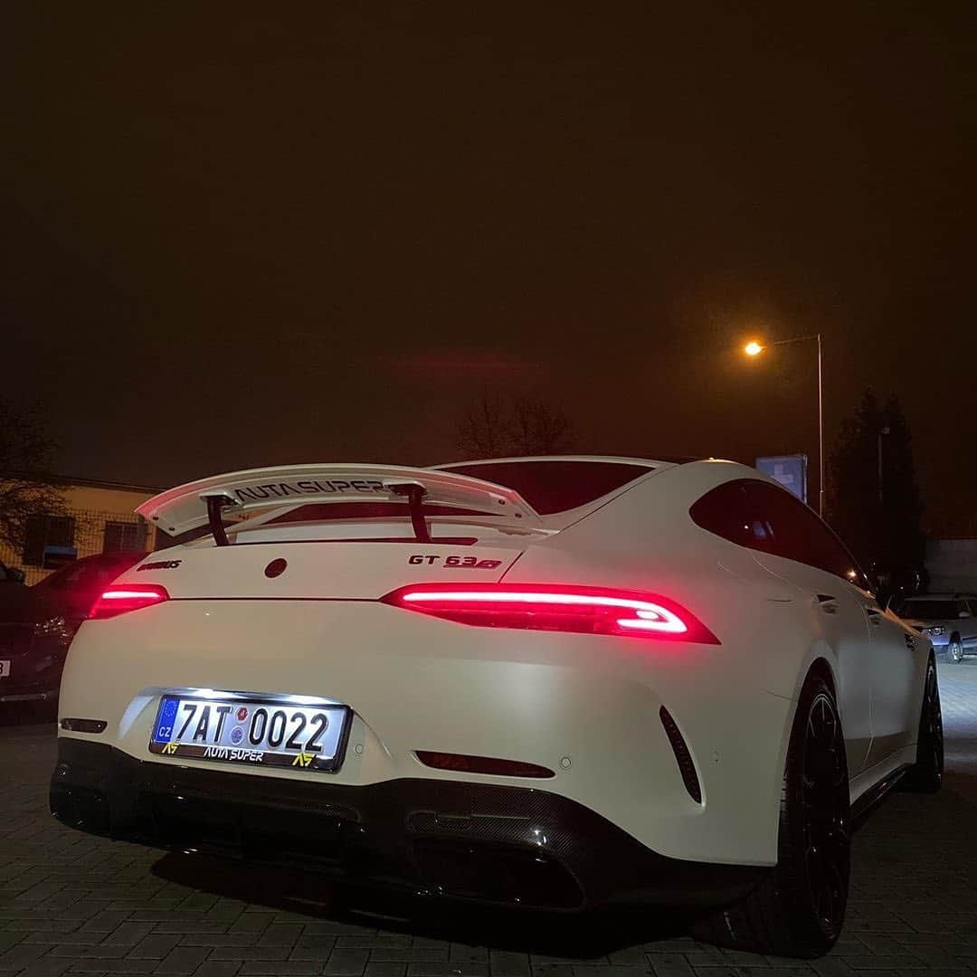 CarsWithoutLimitsさんのインスタグラム写真 - (CarsWithoutLimitsInstagram)「Stunning GT63s  Photo @asperformancecz  #carswithoutlimits #mercedesamg #gt63s #amg」11月28日 5時43分 - carswithoutlimits
