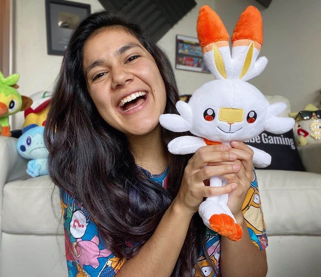 YouTubeさんのインスタグラム写真 - (YouTubeInstagram)「Pick your starter for holiday gaming! Pokemon trainer extraordinaire @superduperdani has joined the #ScorbunnySquad — and now we're challenging you to check out her Pokemon adventures on her channel. Link in bio! 🔥」11月28日 5時51分 - youtube