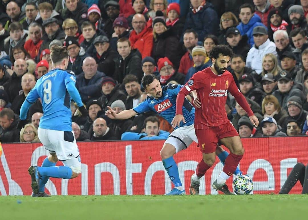 SSCナポリさんのインスタグラム写真 - (SSCナポリInstagram)「📸 Gli scatti del primo tempo ⚽ ‪#LIVNAP‬ 0-1 (HT) 🏆 @championsleague #UCL 💙 #ForzaNapoliSempre」11月28日 5時59分 - officialsscnapoli