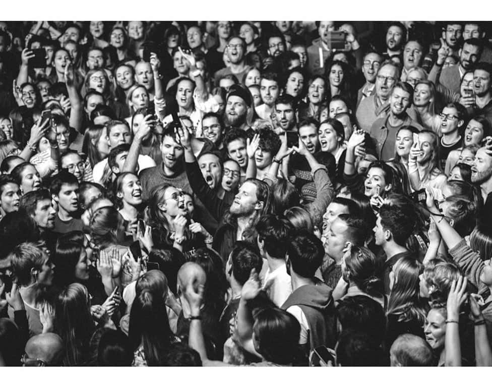 The Lumineersさんのインスタグラム写真 - (The LumineersInstagram)「BRUSSELS!!! Picture-perfect moments captured by @lauravleugelsphotography」11月28日 6時59分 - thelumineers