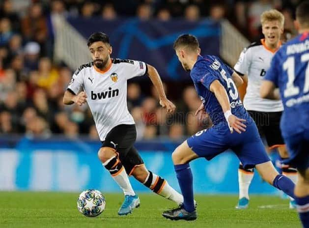 ハウメ・コスタさんのインスタグラム写真 - (ハウメ・コスタInstagram)「Otra noche mágica en Mestalla! Agradecidos por esta afición que ha estado de nuevo espectacular!! Ahora a trabajar para llegar a tope al partido del sábado que va a ser muy especial para mi 💪🏽」11月28日 7時01分 - jaumecosta11