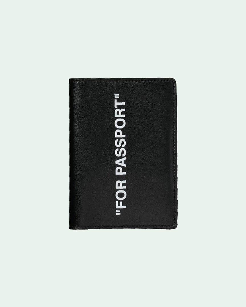 OFF-WHITE C/O VIRGIL ABLOHさんのインスタグラム写真 - (OFF-WHITE C/O VIRGIL ABLOHInstagram)「Off-White™ quote passport wallet now available online at off---white.com」11月28日 7時01分 - off____white