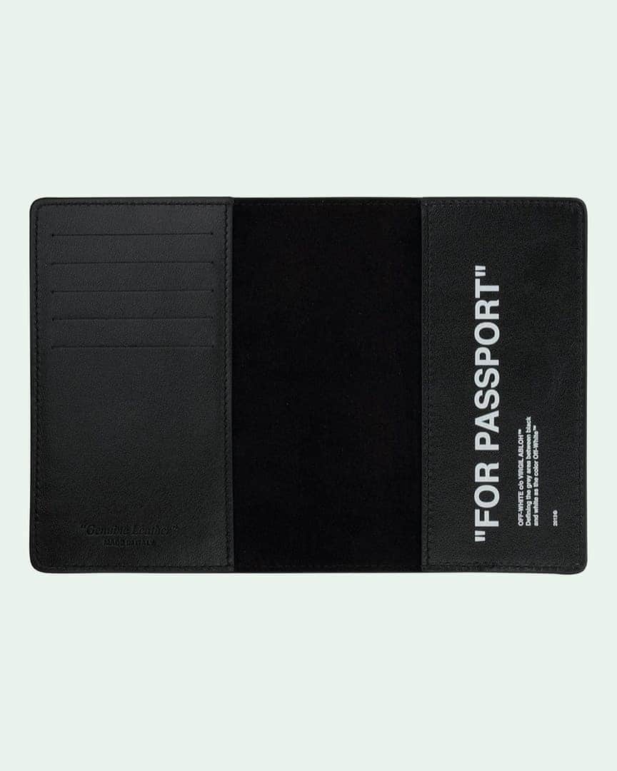 OFF-WHITE C/O VIRGIL ABLOHさんのインスタグラム写真 - (OFF-WHITE C/O VIRGIL ABLOHInstagram)「Off-White™ quote passport wallet now available online at off---white.com」11月28日 7時01分 - off____white