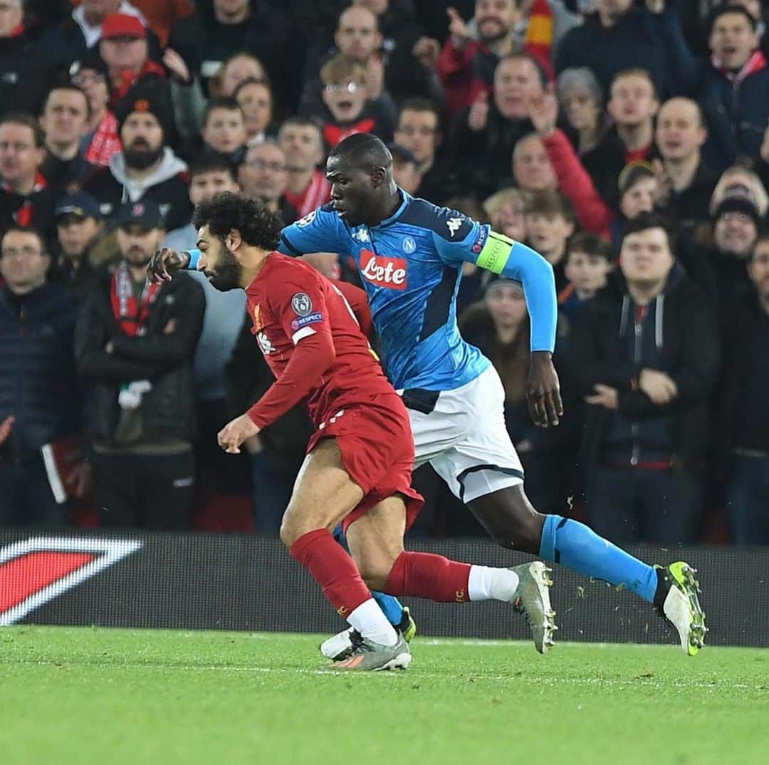 SSCナポリさんのインスタグラム写真 - (SSCナポリInstagram)「📸 Gli scatti di ‪#LIVNAP‬ 1-1 🏆 @championsleague #UCL 💙 #ForzaNapoliSempre」11月28日 7時51分 - officialsscnapoli