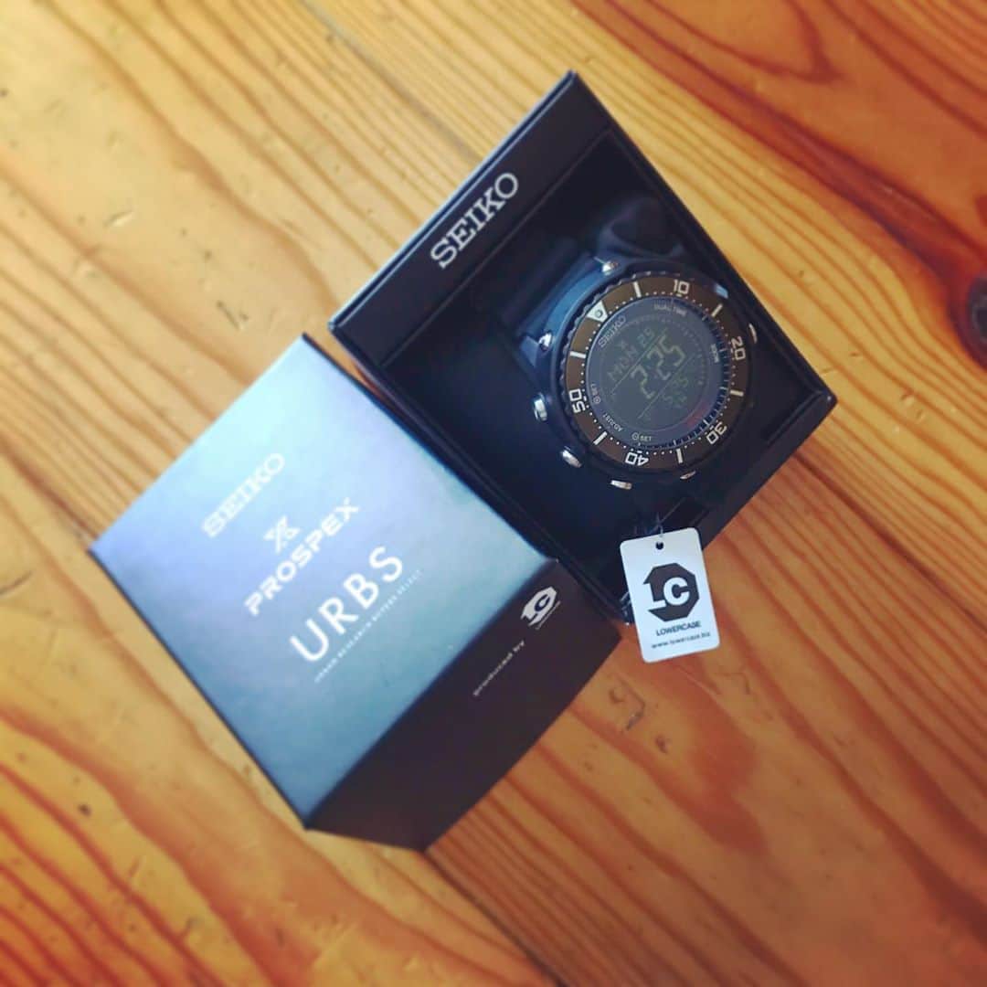 宇野薫のインスタグラム：「Seiko Prospex LOWERCASE Special Edition  デジタルウォッチとミリタリーグリーンのベゼルにビビッときました！  ただラストコレクションが寂しい…。 #urbanresearch ﻿#urbs ﻿ #ur_buyersselect﻿ #seiko﻿ #lowercase #梶原由景 #宇野薫」