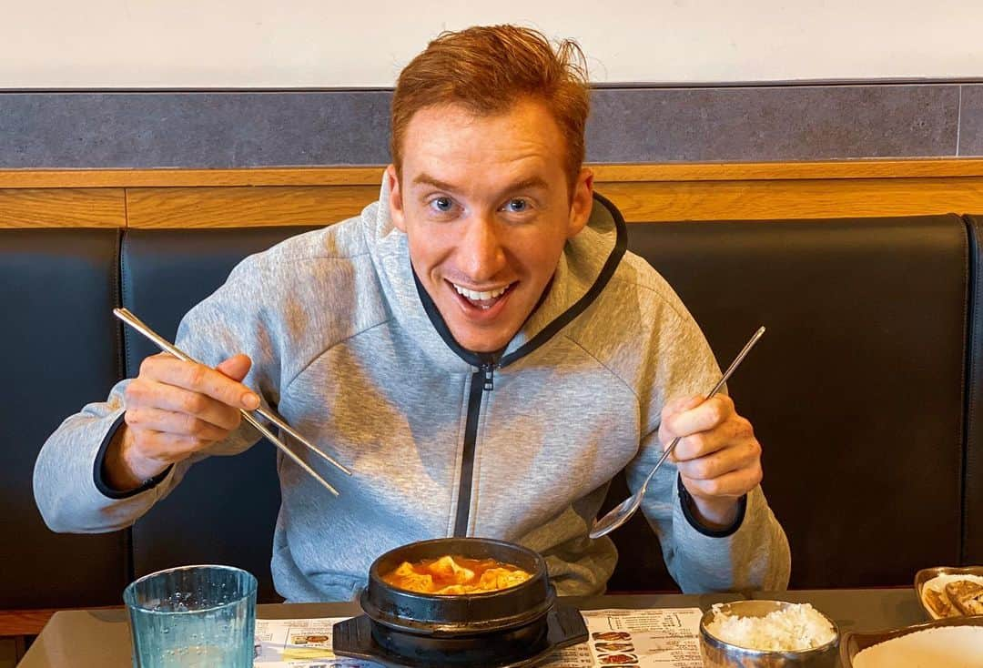 ショーン・ラビットさんのインスタグラム写真 - (ショーン・ラビットInstagram)「Cold rainy day = hot sundubu! Who agrees?🍲　寒いと雨ある日 = スンドゥブチゲ！誰が同意しますか？ . . . . . . . . #figureskating  #foodie  #training  #japanesefood  #fitfam  #travel  #foodporn  #cheatday  #ootd  #model  #japan  #mensfashion  #koreanfood #フィギュアスケート  #トレーニング  #筋肉  #筋トレ  #食べ物  #アメリカ  #イケメン  #ファッション  #コーディネート  #おしゃれさんと繋がりたい  #今日の服  #いいね返し  #韓国  #可愛い  #食事  #おはよう #豆腐」11月28日 8時00分 - seanrabbitt