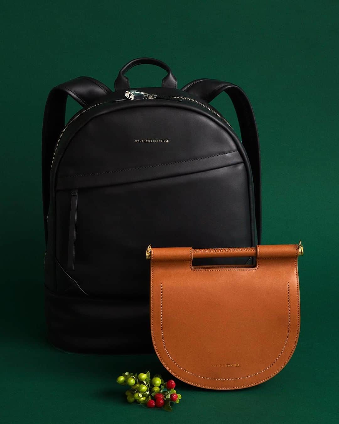 ウォントのインスタグラム：「Bestow timeless and purposeful presents they'll truly cherish. Discover our Holiday Gift Guide—link in bio. #wantlesessentiels #holidaygifts #giftguide #gifts #giftideas」