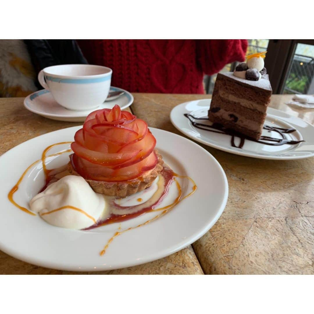 南まゆさんのインスタグラム写真 - (南まゆInstagram)「♡ あらきまいお姐さんと カフェに行った日🍰❤️ . りんごのチーズケーキが お花みたいだったよ〜🌼 . まいお姐さんはこれをみて 〇〇○○ー○○と言ってました😂 最高可愛い‼️❤️😂❤️ . #幸せ #お姐さん #最強 #可愛い #カフェ #りんご #チーズケーキ #踊り子 #オフ」11月28日 18時15分 - mayuminami1127