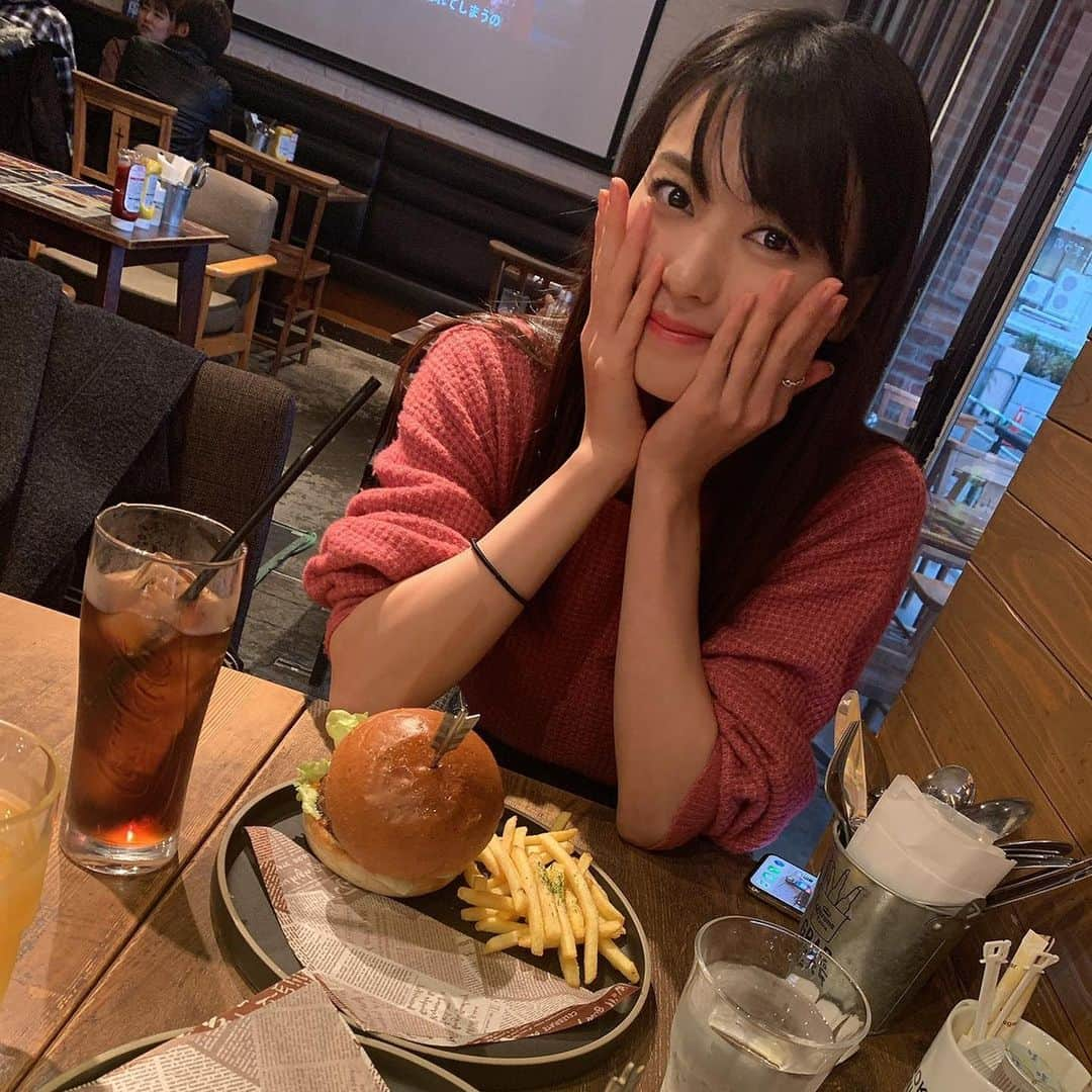 矢島舞美さんのインスタグラム写真 - (矢島舞美Instagram)「. しみちゃんとご飯行ってきたぁ♡ たくさん喋って、あっという間の時間だったよ〜♡あらためて、お誕生日おめでとうねー(#^.^#)楽しかったな！また、ご飯しましょうね〜♡ . . #清水佐紀#矢島舞美」11月28日 18時20分 - maimiyajima_official_uf