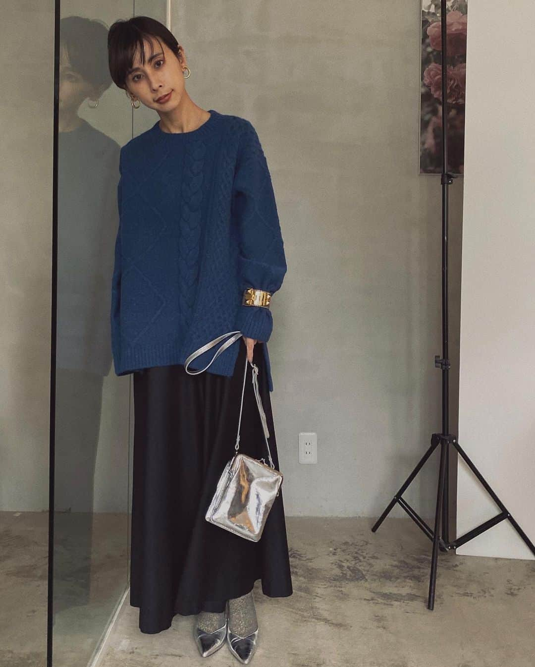 黒石奈央子さんのインスタグラム写真 - (黒石奈央子Instagram)「あめりふく .  UNDRESSED ASYMMETRY CABLE KNIT ¥14800+tax 12/3 UNDRESSED SUPER FLARE PT ¥18500+tax 12/10 . . 12月はアンドレストがたくさん入荷！ いろんなケーブルを、ミックスして作ったニットはどんなアイテムにもあう着回し優秀アイテム！ . .  @ameri_shinjuku @amerivintage @ameri_daikanyama @ameri.shinsaibashi #ameri#amerivintage #fashion #vintagefashion #coordinate#ootd#outfit#osanposnap #705_outfit #大人ファッション #大人コーディネート #大人スタイル #modestyle #modefashion#modecasual」11月28日 18時40分 - blackstone705