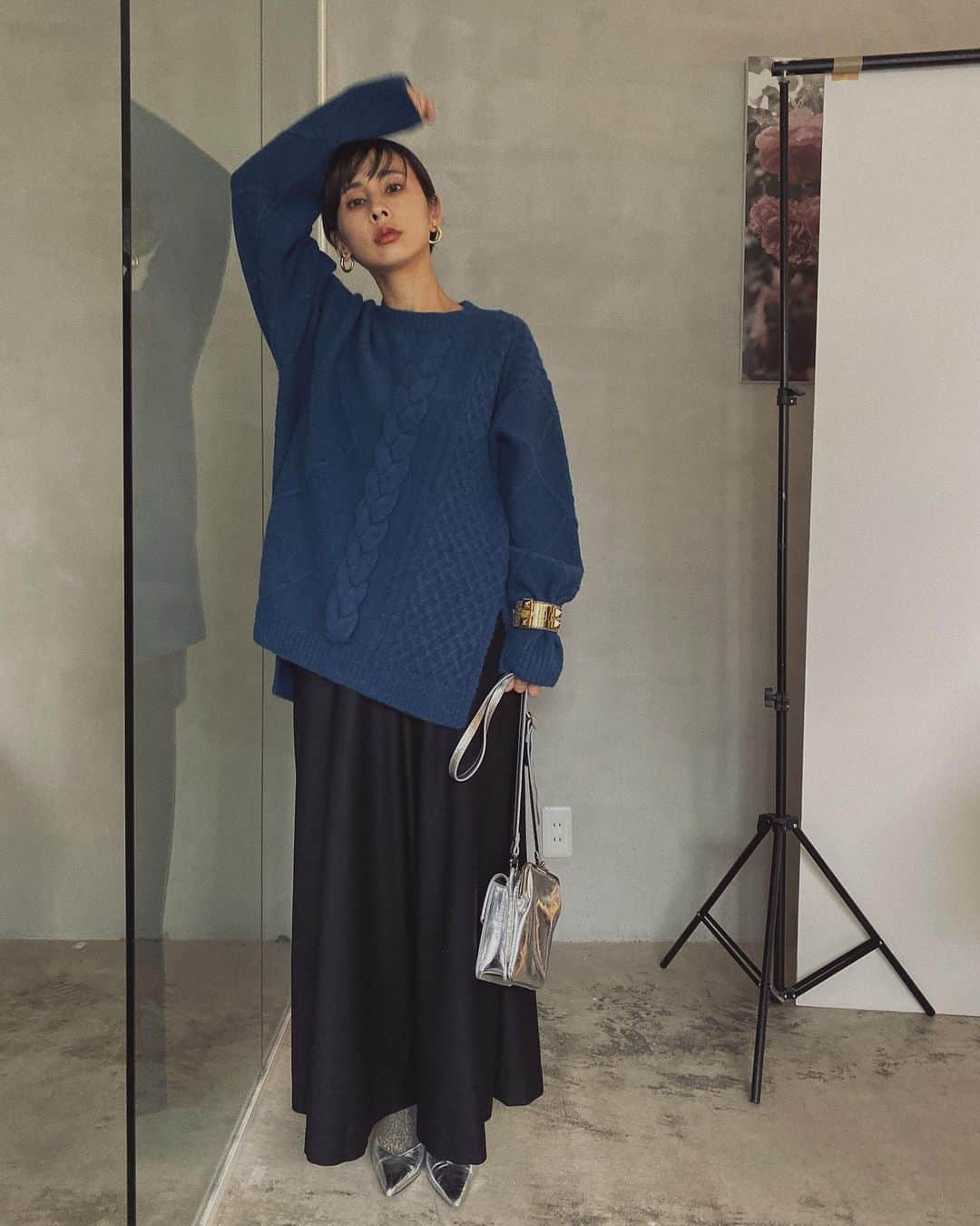 黒石奈央子さんのインスタグラム写真 - (黒石奈央子Instagram)「あめりふく .  UNDRESSED ASYMMETRY CABLE KNIT ¥14800+tax 12/3 UNDRESSED SUPER FLARE PT ¥18500+tax 12/10 . . 12月はアンドレストがたくさん入荷！ いろんなケーブルを、ミックスして作ったニットはどんなアイテムにもあう着回し優秀アイテム！ . .  @ameri_shinjuku @amerivintage @ameri_daikanyama @ameri.shinsaibashi #ameri#amerivintage #fashion #vintagefashion #coordinate#ootd#outfit#osanposnap #705_outfit #大人ファッション #大人コーディネート #大人スタイル #modestyle #modefashion#modecasual」11月28日 18時40分 - blackstone705