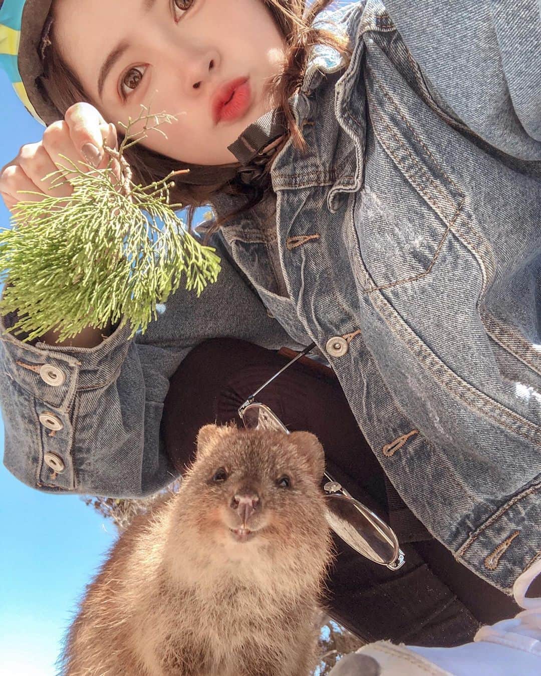 柯柯YELIZのインスタグラム：「Hi❤️笑一個 #微笑袋鼠」