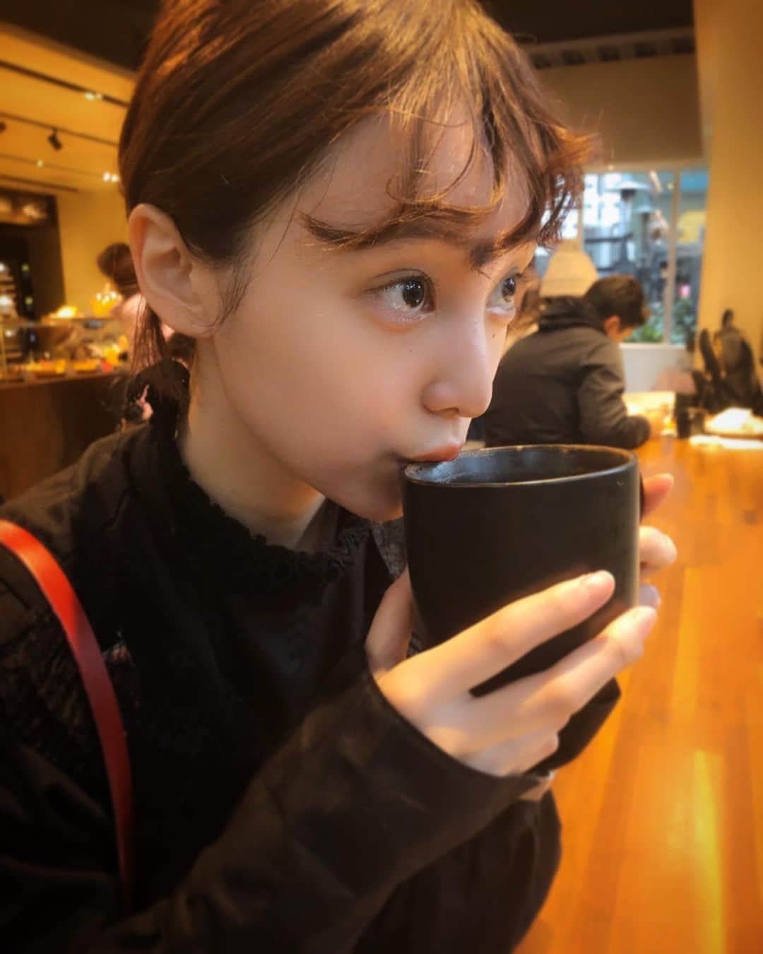 山田愛奈さんのインスタグラム写真 - (山田愛奈Instagram)「.  珈琲が美味しかったです☕️ ぬくぬく…」11月28日 19時01分 - aina_yama