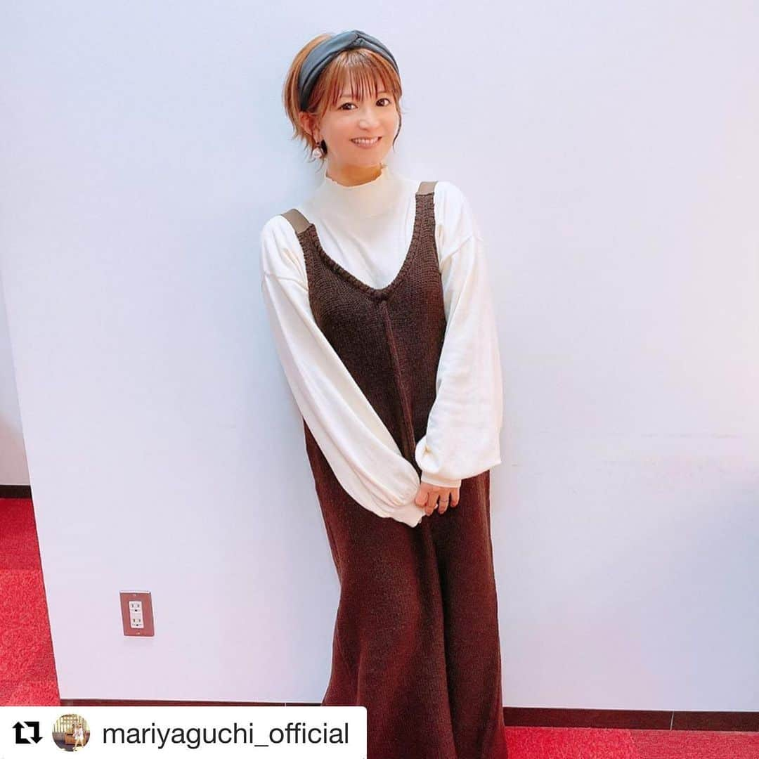 高橋愛さんのインスタグラム写真 - (高橋愛Instagram)「大好きなやぐっつぁんがぁぁぁ😭 ㅤㅤㅤㅤㅤㅤㅤㅤㅤㅤㅤㅤㅤ 本当にありがとうございます😭 ㅤㅤㅤㅤㅤㅤㅤㅤㅤㅤㅤㅤㅤ とっても とっても お似合いですし 横顔も可愛いです🥺❤️ ㅤㅤㅤㅤㅤㅤㅤㅤㅤㅤㅤㅤㅤ #大好きな先輩 #後輩思いの先輩 #みんな大好き #やぐっつぁん #感謝です😭  #Repost @mariyaguchi_official ・・・ 愛ちゃんと　@hacohaco8585 さんのコラボのお洋服ほんといつもめっちゃ可愛い😍💕 愛ちゃん今回も素敵なお洋服作ってくれてありがとう😊✨ 写真　雰囲気出したくてちょっと横向いてみたら、顔よwww 愛ちゃんごめんね😂 ・ haco!さんの茶色のニットジャンパースカートの中にROSEBUDさんのハイネックセーターを合わせて着ましたょ🧶カチューシャとピアスはどこのか忘れてしまいました😅 ・ ・ #haco! #ラブアンドピースプロジェクト #ラブアンドピース2019 #素敵な活動 #おしゃれな後輩 #綺麗と可愛いを兼ね備えてる後輩 #控えめな後輩 #とにかく優しい後輩 #夫婦仲良過ぎな後輩 #尊敬する後輩 #大好きな後輩 #そうそれが #高橋愛　♡」11月28日 10時40分 - i_am_takahashi