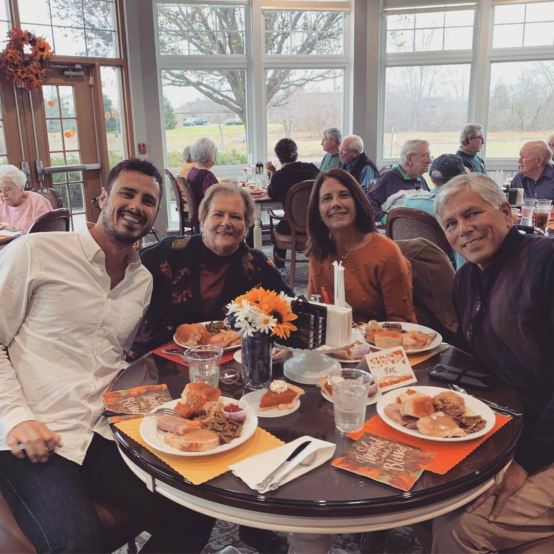 ベン・ヒギンズさんのインスタグラム写真 - (ベン・ヒギンズInstagram)「Little Fact: every year some lucky person has to volunteer to test #thanksgivingdinner. Because we are generous my family tested the #thanksgiving dinner for everyone a day early. After we ran our tests we decided it was safe to eat. You can thank me later. Happy Thanksgiving everyone, I am thankful for you.」11月28日 11時16分 - higgins.ben