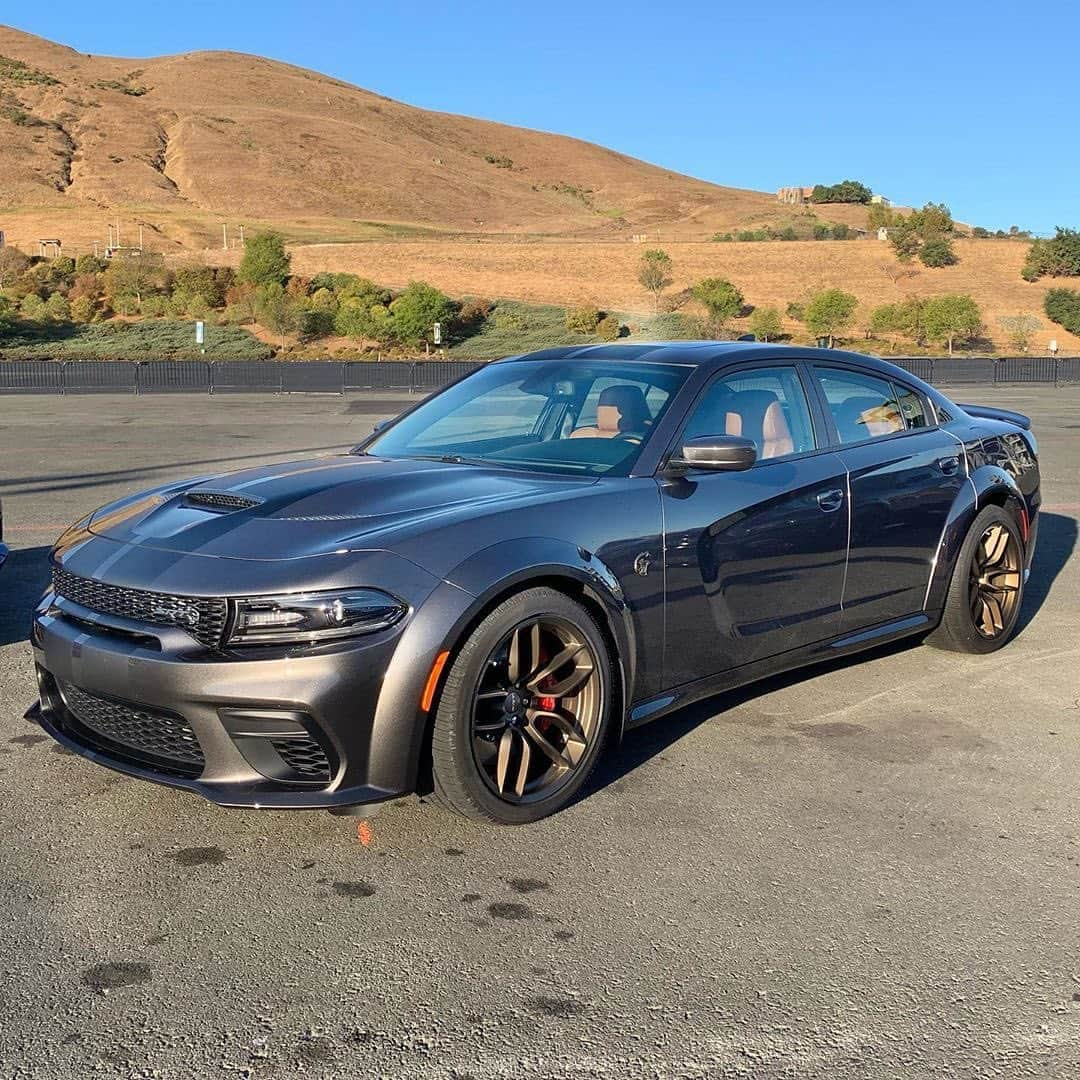 CarsWithoutLimitsさんのインスタグラム写真 - (CarsWithoutLimitsInstagram)「2020 HellCat Widebody Charger  Photo @trostlemark  #carswithoutlimits #hellcat #widebody #charger」11月28日 11時41分 - carswithoutlimits