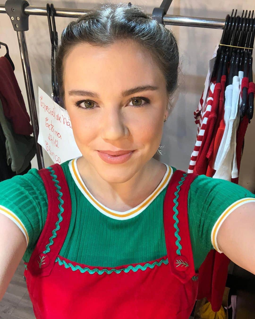 Alice Wegmannのインスタグラム：「gravando o especial de natal 🎄 @redeglobo @gshow @mmedicis @mariana.sued」