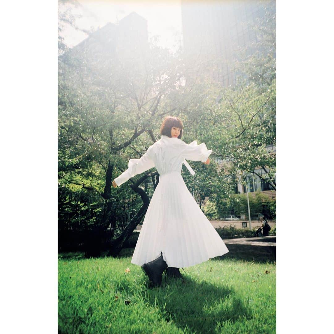 杉咲花さんのインスタグラム写真 - (杉咲花Instagram)「Vogue Japan 🍃」11月28日 12時04分 - hanasugisaki