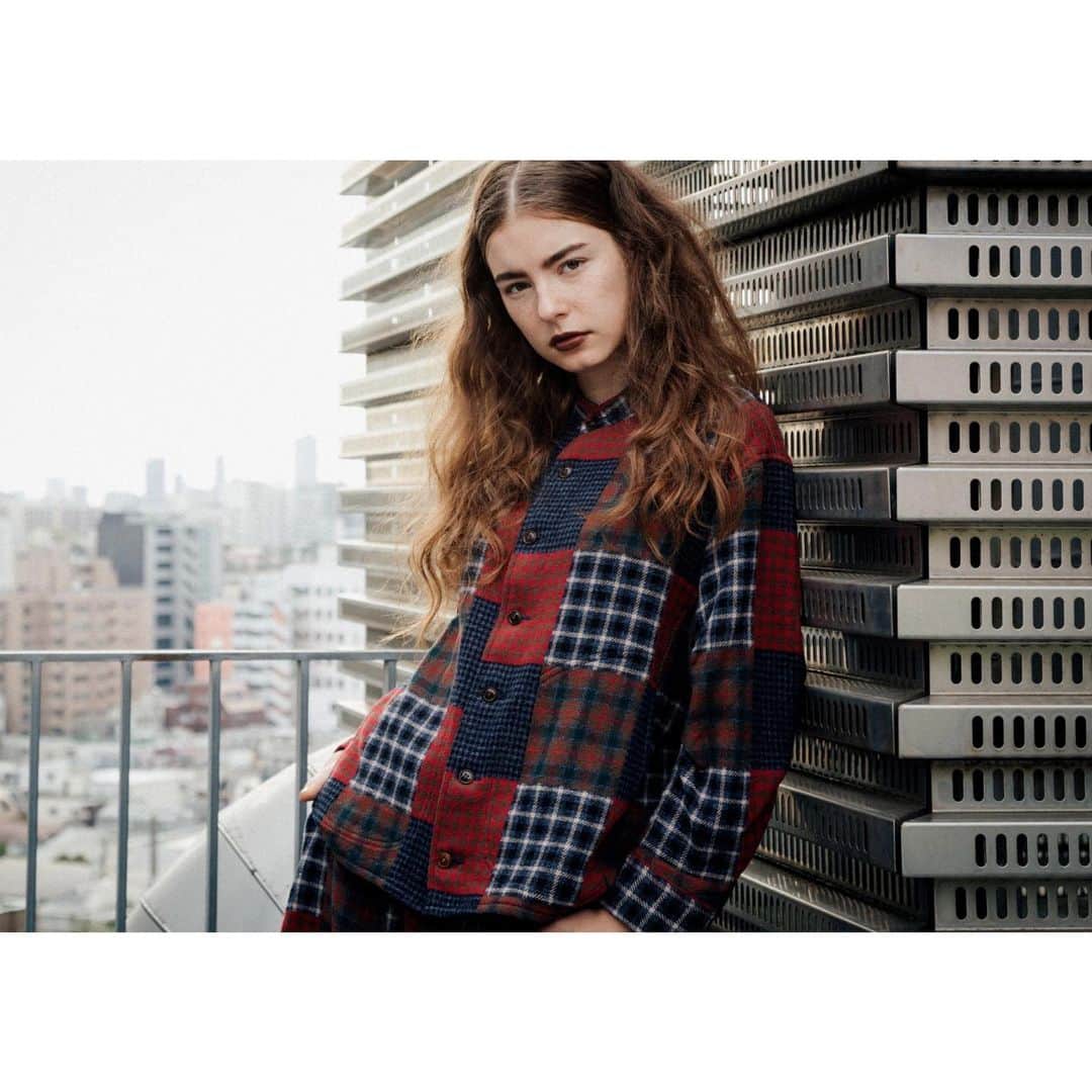 のインスタグラム：「NEW ARRIVAL  パッチチェック 1594RFB027 REDCHECK 23,000YEN+TAX  パッチチェック 1594RFP013 REDCHECK 19,000YEN+TAX  IN STORES NOW  #frapbois #フラボア #2019 #2020 #19aw #autumn #winter #collection #コレクション #fashion #ファッション #check #チェック #patchwork #パッチワーク #shirt #シャツ#シャツジャケット #tokyo #japan」