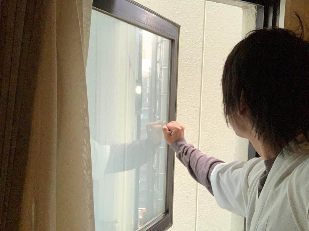 Gたかしさんのインスタグラム写真 - (GたかしInstagram)「名古屋の朝。ホテルの窓から絶景を見て、今日も一日頑張ると心に誓う。」11月28日 12時33分 - g_takashi.kinkin