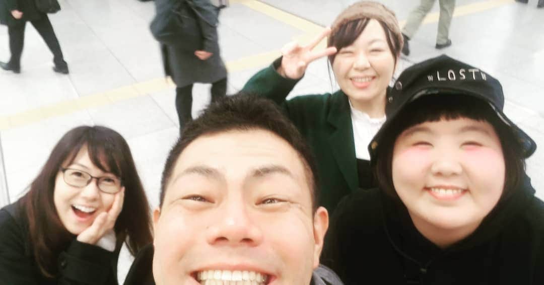 太田芳伸のインスタグラム：「今から東京向かいまーす🎵  今日から日曜日まで❗ 東京グランド花月やってますよー 藍ちゃん座長のおもろい新喜劇‼️ 関東圏の皆さん是非ともー👍 僕も普段やらない役やってますから お楽しみにー✌️」