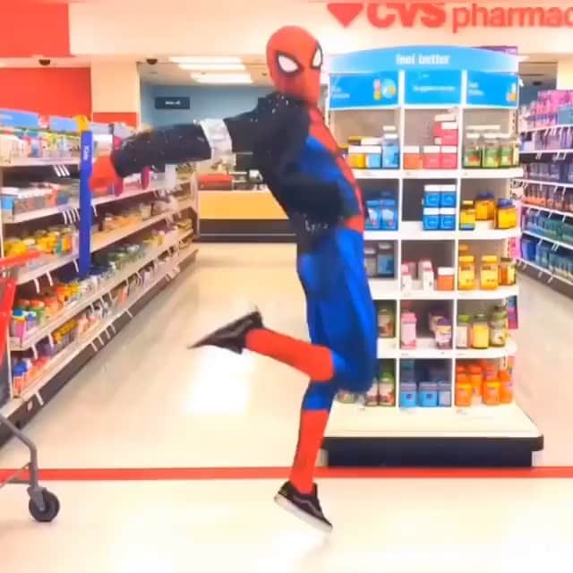 Phil Heathのインスタグラム：「Happy Thanksgiving everyone!!!! We all have a ton to be thankful for and I for one am definitely blessed. Here’s to Spider-Man showing off his pre-turkey day Hangry AF dance inside Target lol #Repost @this_is_bodybuilding ・・・ Getting in the mood for tomorrow! Awesome performance by the amazing @ghetto.spider! #happythanksgivng #thanksgiving #younameit」