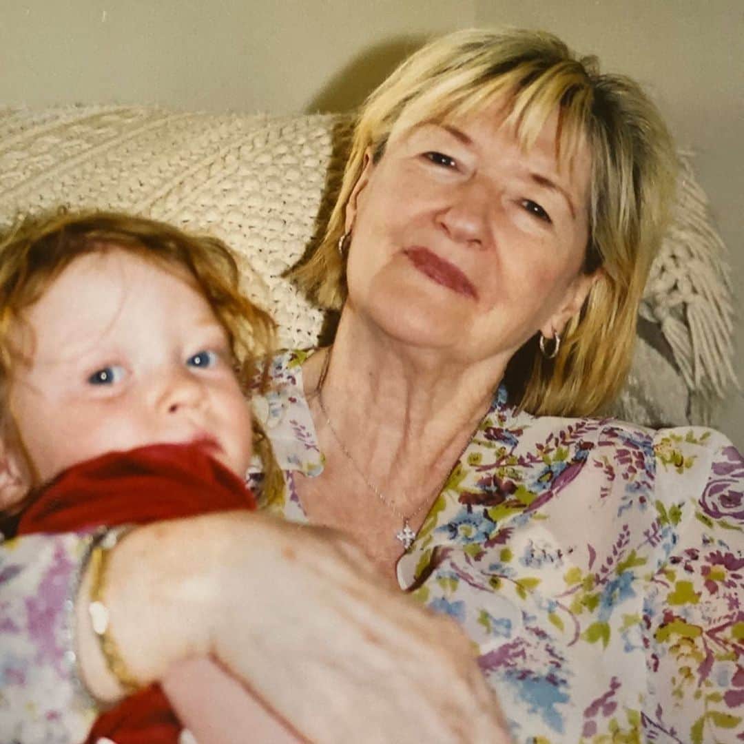 Larsen Thompsonさんのインスタグラム写真 - (Larsen ThompsonInstagram)「Last night heaven gained a real life angel👼🏼 The strongest, most compassionate, loving person I know! You taught me unconditional love... I am so thankful for all the time I got to spend with you! I know you are in the most magical place reunited with grandpa! I will miss you everyday, and I will never stop thinking about you! I love you forever, and this isn’t a goodbye but a see you soon♥️🙏🏼」11月28日 12時58分 - larsenthompson