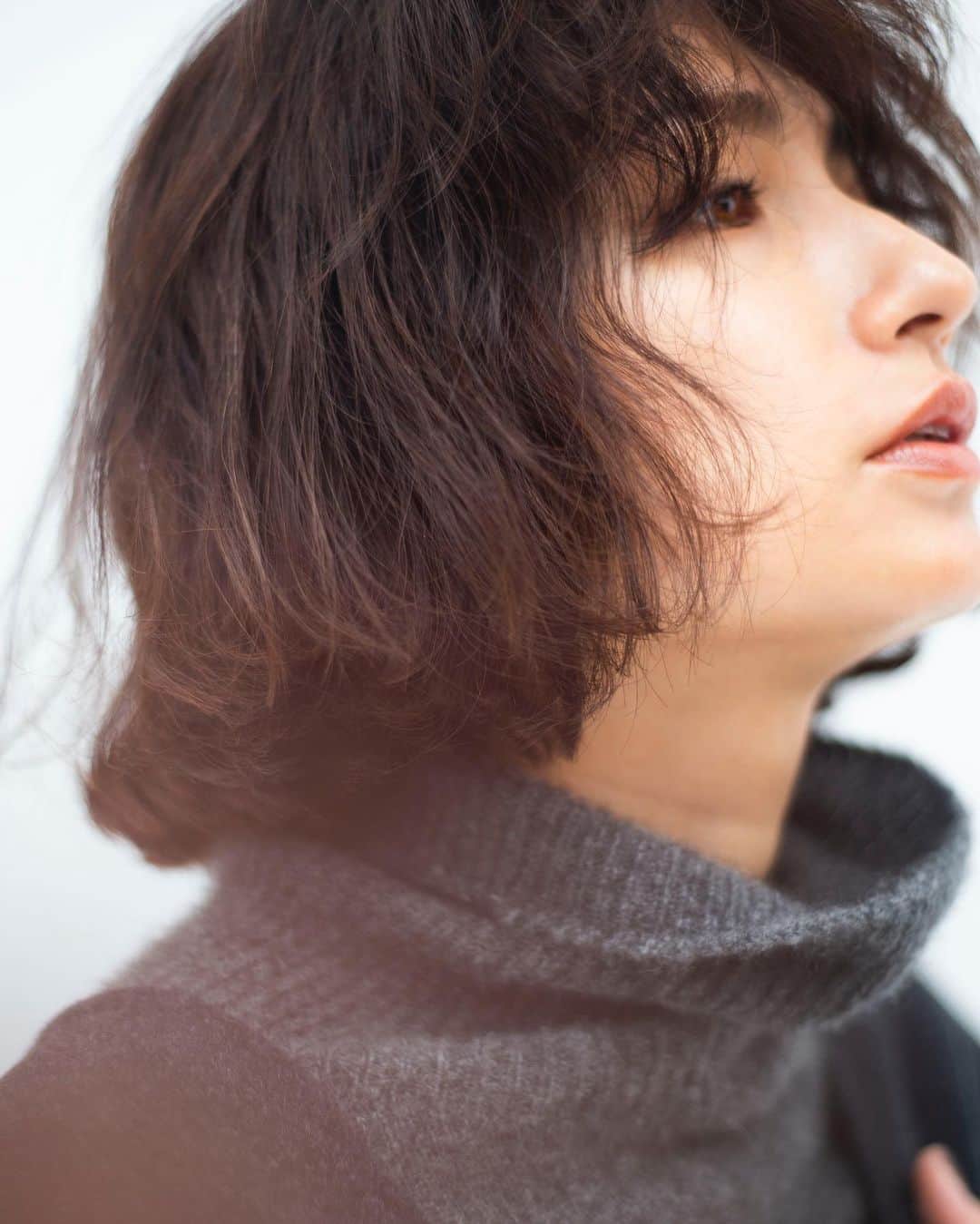 花盛友里のインスタグラム：「Shooting for @mimollet  40代、50代のためのウェブマガジン。 読んでて単純に面白い！！って思えるものの撮影が出来るのって幸せ、、 佐田さん呼んでくれてありがとうございました、楽しかったぁぁ！  @sadamayumi @yuri_arai @tomoe___nakayama @mimollet」