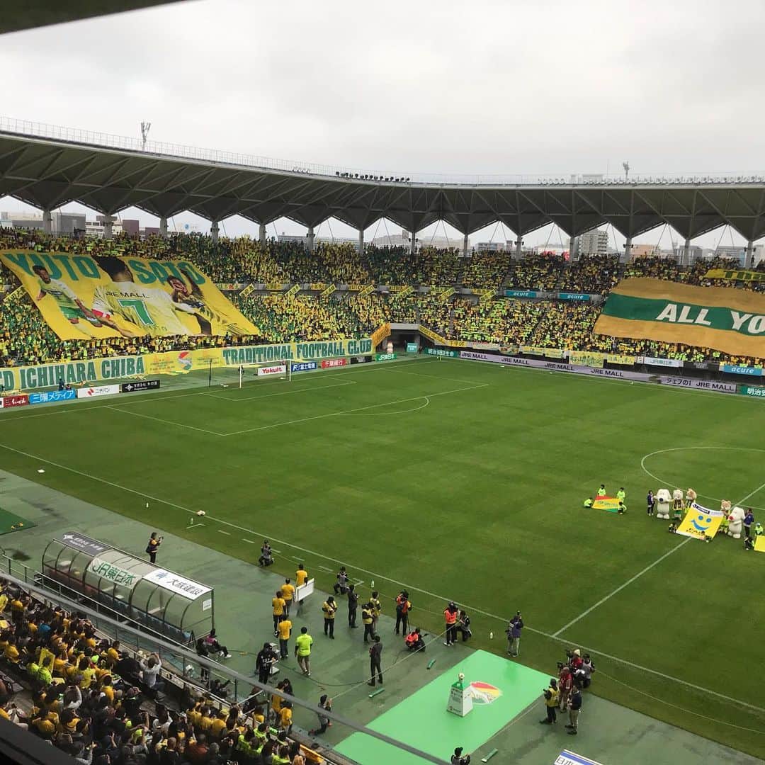 柴村直弥のインスタグラム：「#dazn #jリーグ #公式映像 #解説  #ジェフ千葉 #栃木sc  #フクダ電子アリーナ  #佐藤勇人引退  #最終戦  #yonex #ヨネックス  #viridari #ヴィリダリ #viridarideserta #ヴィリダリデセルタ」