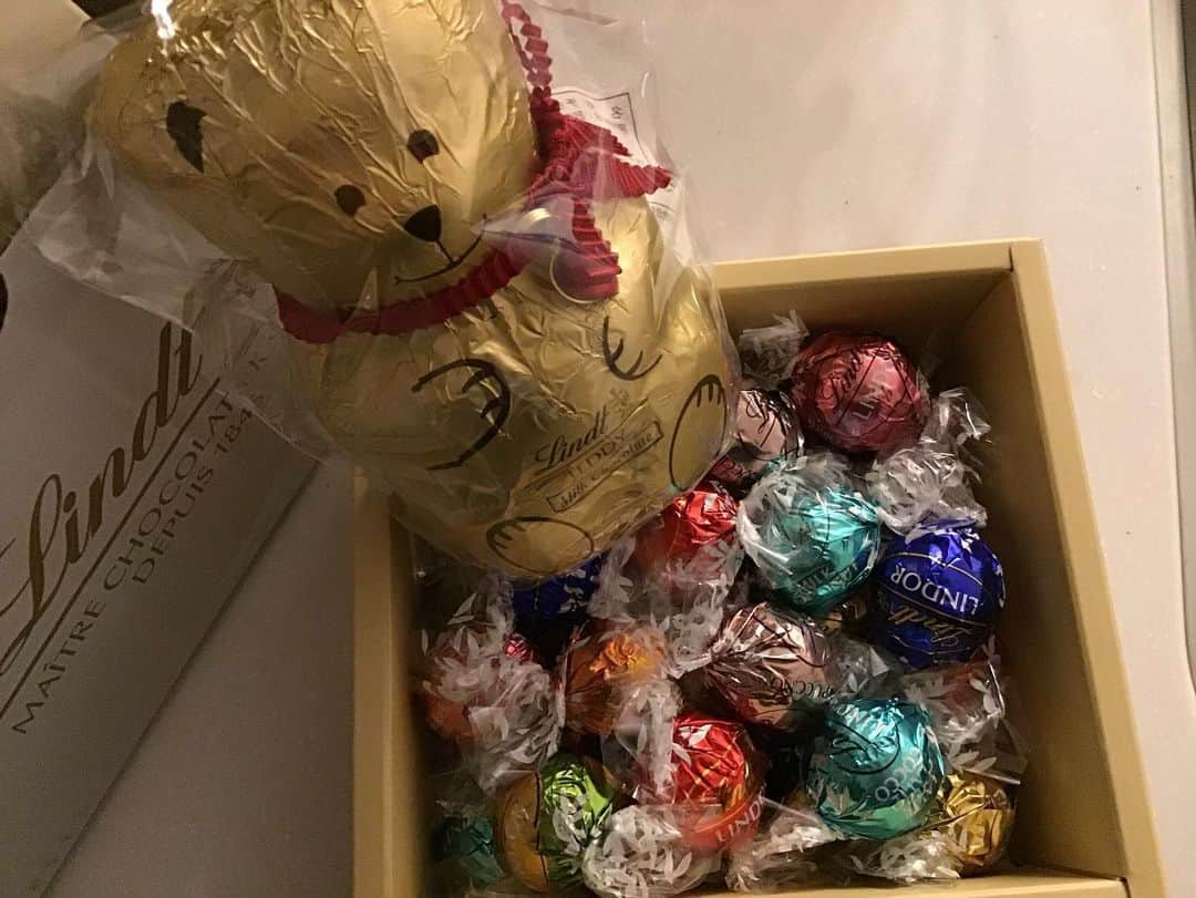 柴田淳さんのインスタグラム写真 - (柴田淳Instagram)「#チョコ🍫 #お誕生日プレゼント🎁 #ありがとう❤️ #嬉しい😍」11月28日 14時17分 - shibatajun_official