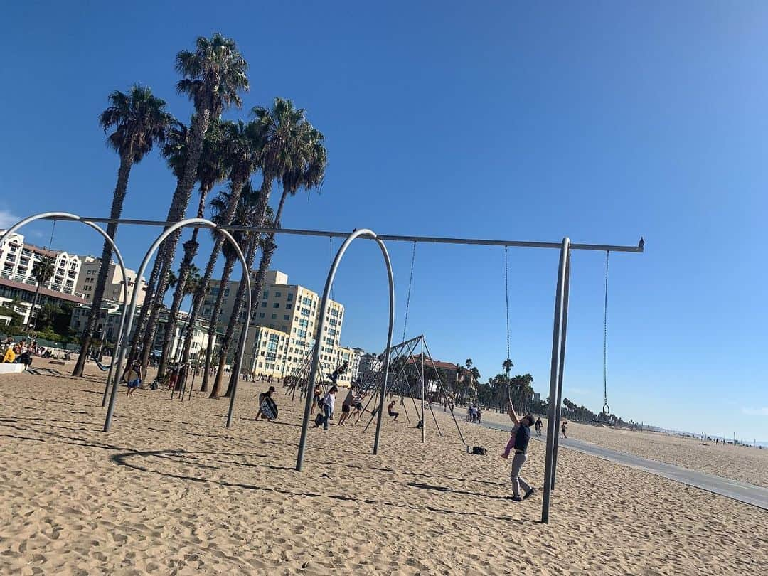 海平佑樹さんのインスタグラム写真 - (海平佑樹Instagram)「Santa monicaへ☺️⛱﻿ ﻿ LAは青空の青さが綺麗ですよね✨﻿ ﻿ 朝起きて外に出るだけで清々しい気持ちになります😌﻿ ﻿ たくさんの音楽業界のコネクションができてきて感謝の日々です🙏🏽」11月28日 14時32分 - yukimusic_fx