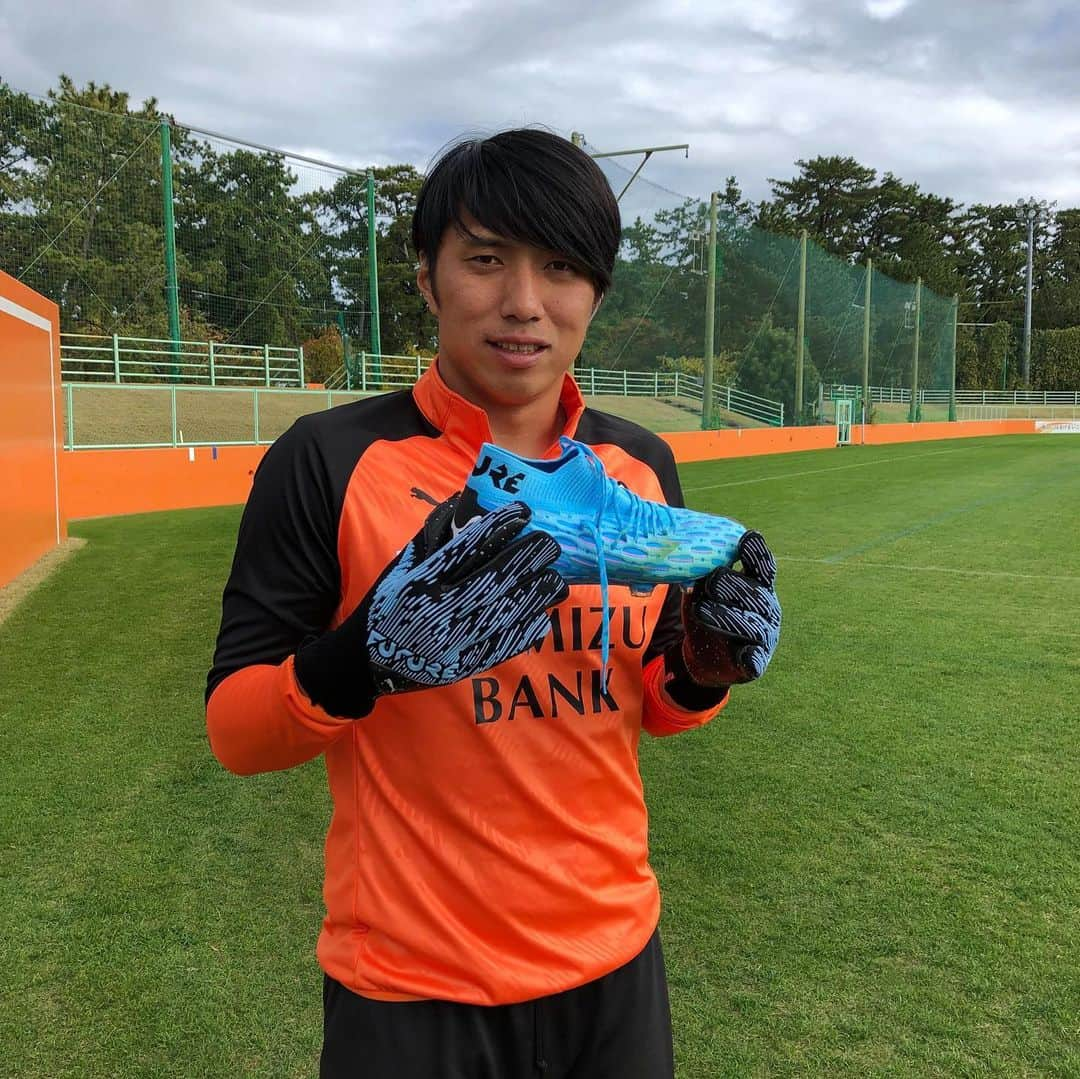 大久保択生のインスタグラム：「new color  #FLASHPACK  #PUMAFuture  #PUMAFOOTBALL  #オレヲミロ #清水エスパルス #大久保択生」