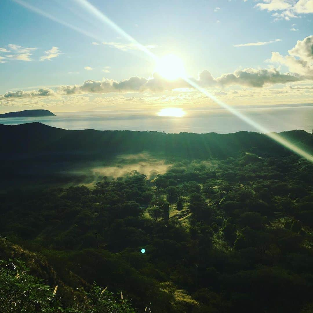 アマルさんのインスタグラム写真 - (アマルInstagram)「#登山 #登山好きな人と繋がりたい #登山初心者 #山 #ダイヤモンドヘッド #diamondhead #diamond」11月28日 14時45分 - amal3rd