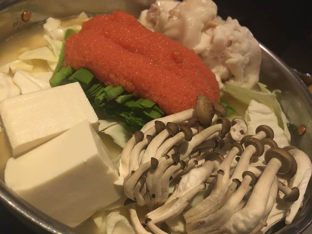 宮本佳奈さんのインスタグラム写真 - (宮本佳奈Instagram)「お休みをいただいて、弟と友人に会いに福岡へ✨ ・  ずっと行ってみたかった太宰府天満宮と、その近くにある竈門神社⛩ ・  とっても紅葉が綺麗でした🍁 ・  日が暮れたあとの太宰府の街もまた素敵❤️ ・  夜は明太モツ鍋をいただきました😆🌈 ・  #福岡旅　#紅葉　#パワースポット　#パワースポット巡り　#太宰府天満宮 #太宰府　#竈門神社　#学問の神様  #縁結び　#良いことありますように　#instatrip #旅行　#明太モツ鍋　#インスタ映え　#休日の過ごし方　#photo #写真　#紅葉狩り　#japan」11月28日 14時45分 - mrt.miyamoto