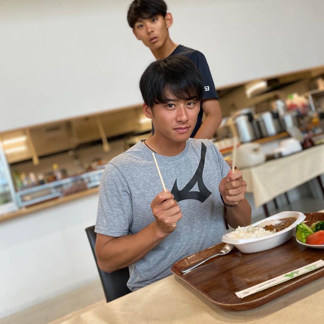のインスタグラム：「需要しかないよね🔥 言わなくても分かる😊  #板東湧梧 #後ろ #どうした？#事故画 #泉 #仲良いな #眼力 #シャッター切るタイミング◎ #これは#ヤキモチの一種🧐笑笑 #まあ落ち着け#逃げも隠れもせんぞ 👍 @zumi_53  @yugo_bandou」