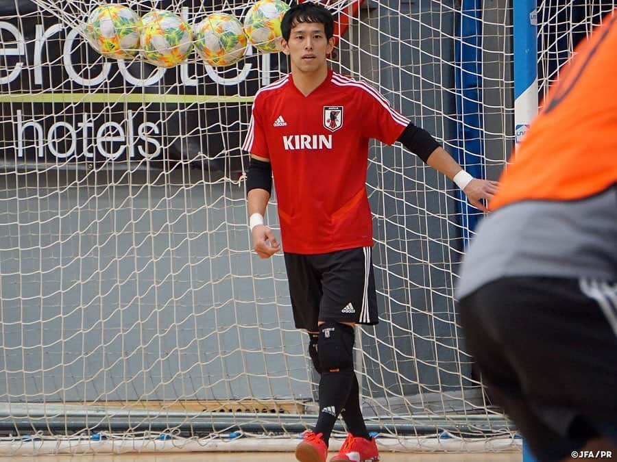 日本サッカー協会さんのインスタグラム写真 - (日本サッカー協会Instagram)「📸フットサル日本代表スペイン遠征　マドリードにてトレーニングキャンプを開始 ・ 12月2日(月)、3日(火)にフットサルスペイン代表と国際親善試合を行うフットサル日本代表は、会場となるマドリードにてトレーニングキャンプを開始しました。 ・ チームは12月1日までマドリードでトレーニングを行い、12月2日、3日にヨーロッパの強豪国であるフットサルスペイン代表との試合に臨みます。 ・ 国際親善試合 ～スペイン遠征～ 12月2日(月）・12月3日(火) vs フットサルスペイン代表 📍Pabellon Deportivo Rey Felipe VI」11月28日 15時30分 - japanfootballassociation