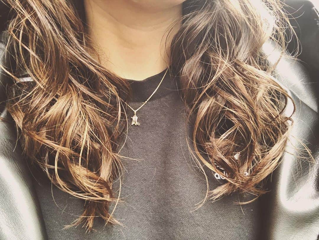 木村真野のインスタグラム：「#theglobes #omotesando #tokyo #hair #haircolor #haircut #thankyou @theglobes_omotesando  @yahman4513」