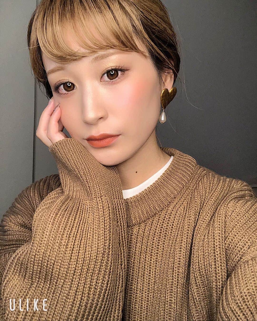 のインスタグラム：「久しぶりに自撮り🤳。 アプリは Ulike を使ってます🙋‍♀️❤︎ @ulike_japan . .  本当に盛れる。ありがとうUlike👻 他撮りで撮ってもらう時もUlike使ってます◎ シャッター音が鳴るのと 自動保存なのがとっても良き。 . . #pr #ゆーらいく #ulike #ulike_japan  #自撮り #メイク #冬メイク #テラコッタメイク #カメラアプリ #アプリ #自撮り女子」
